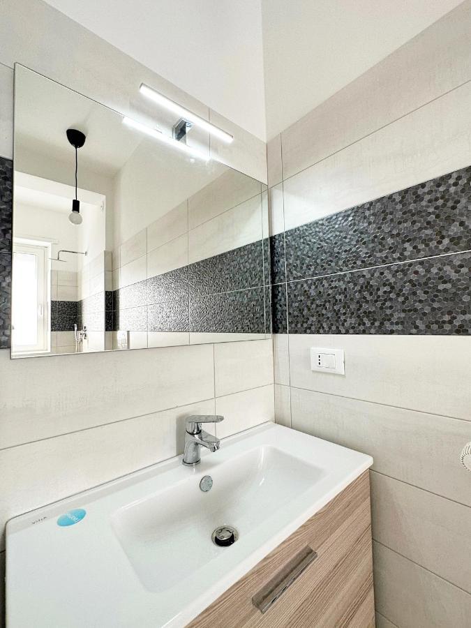Wh - Cuore Home - Attico Monolocale Con Parcheggio Gratuito - 5 Minuti Dal Centro - Wifi Sanremo Exteriér fotografie
