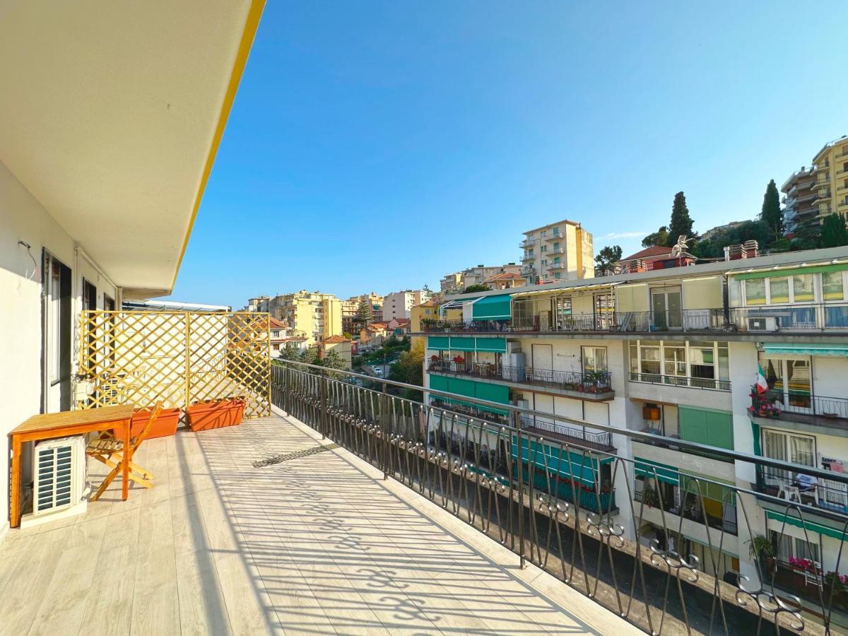 Wh - Cuore Home - Attico Monolocale Con Parcheggio Gratuito - 5 Minuti Dal Centro - Wifi Sanremo Exteriér fotografie