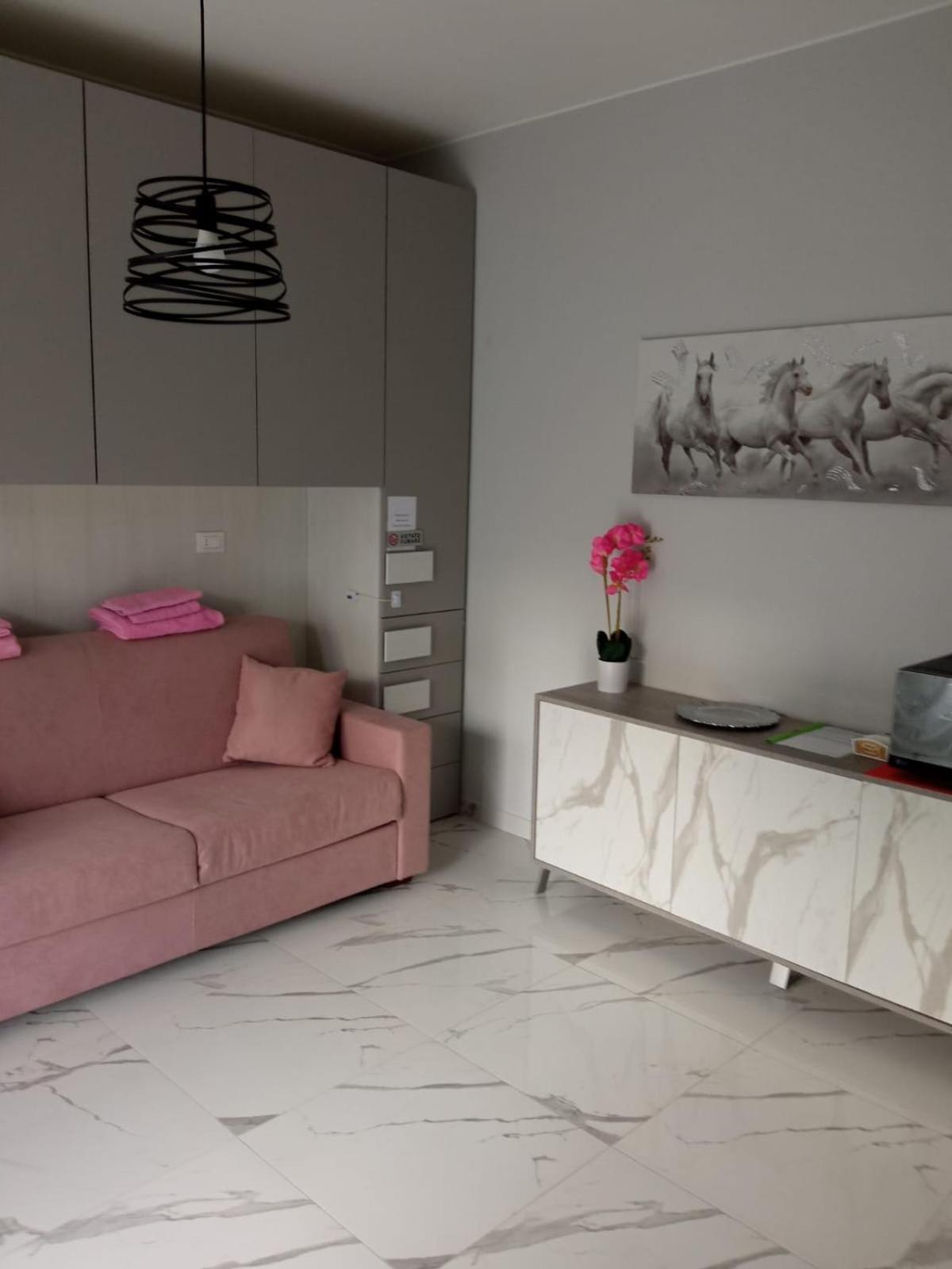 Wh - Cuore Home - Attico Monolocale Con Parcheggio Gratuito - 5 Minuti Dal Centro - Wifi Sanremo Exteriér fotografie