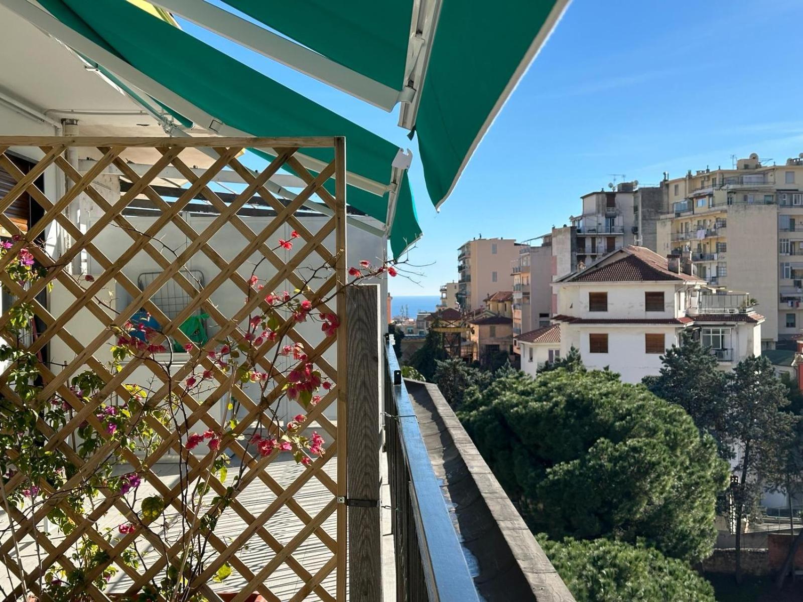Wh - Cuore Home - Attico Monolocale Con Parcheggio Gratuito - 5 Minuti Dal Centro - Wifi Sanremo Exteriér fotografie